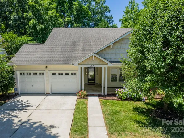 9519 Yearwood Ln, Charlotte, NC 28214