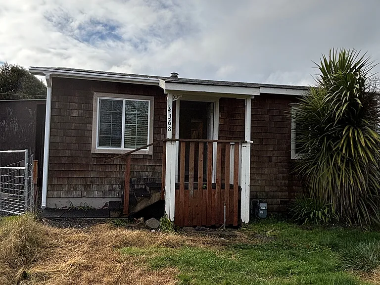4368 Lewis Ave — Photo 10