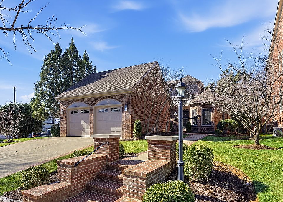 1st image of 221 Holiday Rd