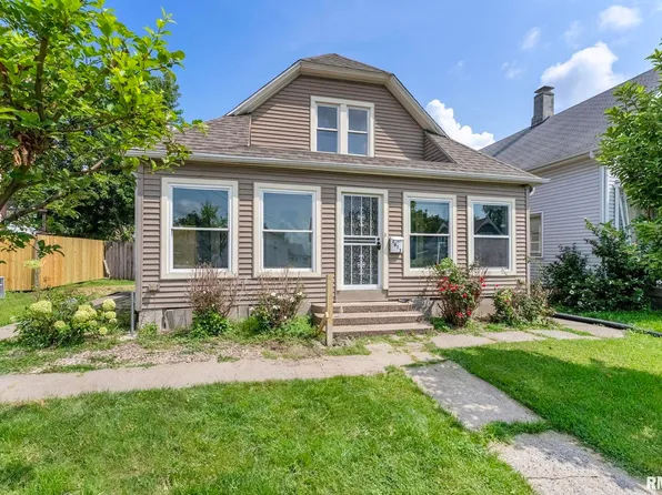 1613 28th Ave, Moline, IL 61265
