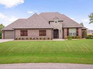 30423 E 68th St S, Broken Arrow, OK 74014