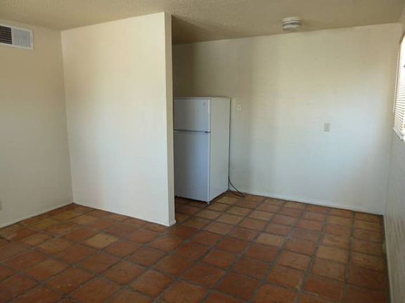 Dining/Kitchen