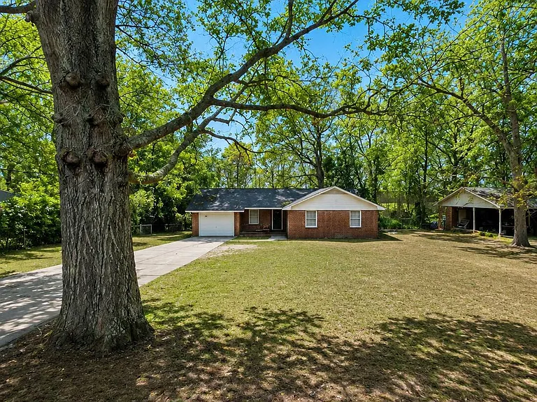 860 Pitts Rd — Photo 1