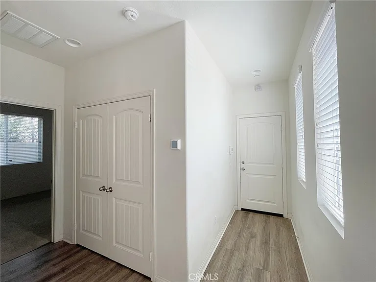 417 W Bagnall St — Photo 11