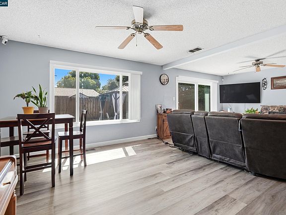 4th image of 2870 Seville Cir