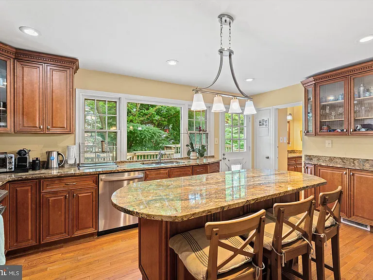 4613 Langdrum Ln — Photo 9