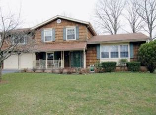 33 Wood Lake Dr, Piscataway, NJ 08854