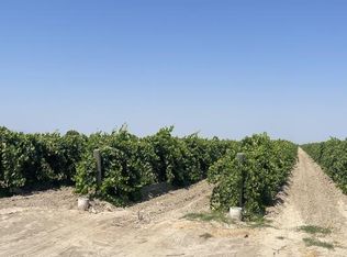 37 S Trinity Ave, Kerman, CA 93630