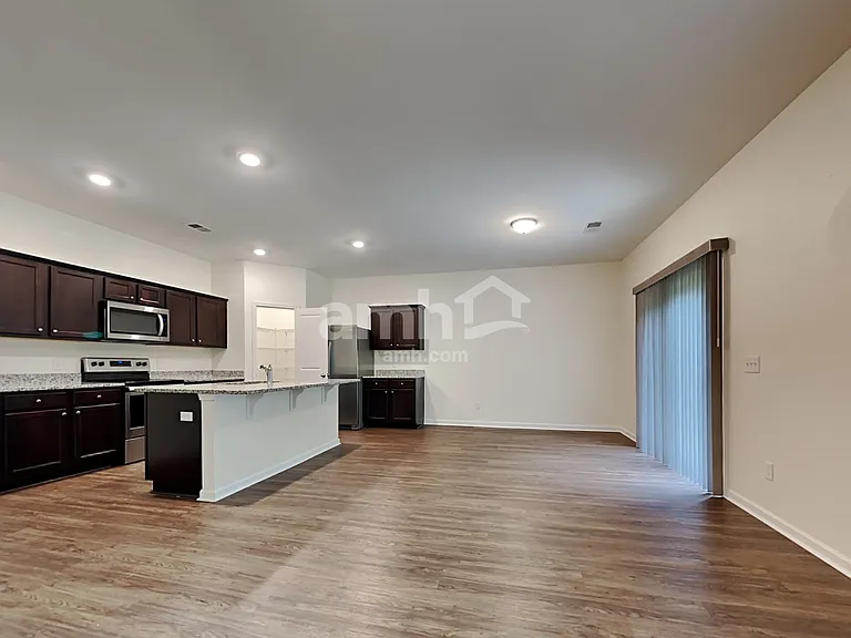 152 Orion Way — Photo 4