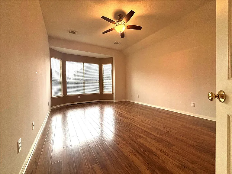 9514 Leaning Tree Ln — Photo 14