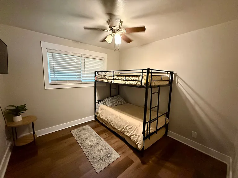 1824 Rosemond Ave — Photo 11