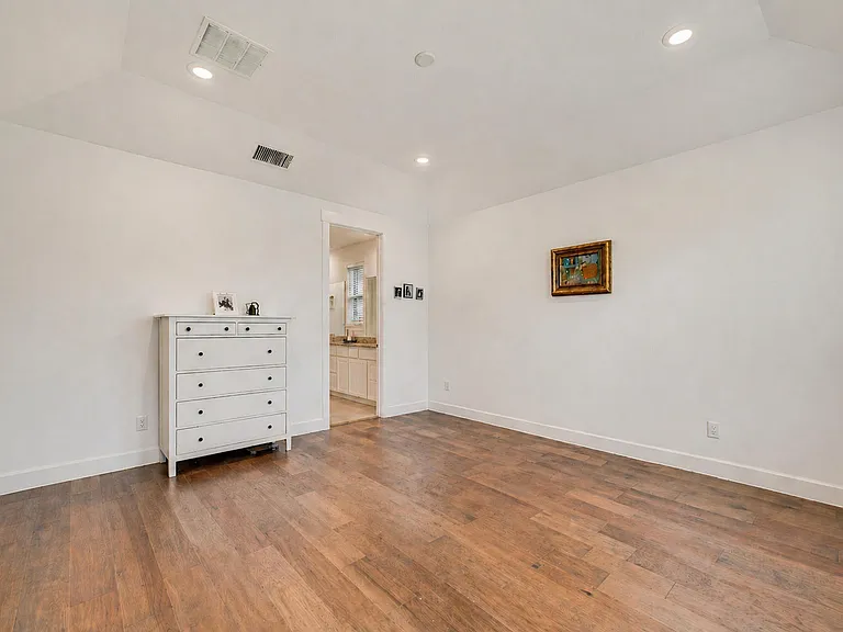 2161 Hermann Ln — Photo 10