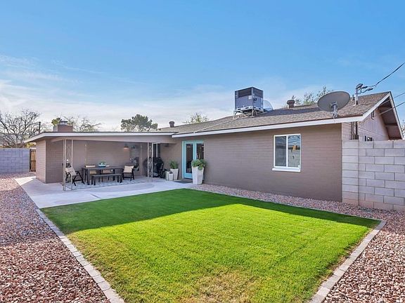 2520 E Flower St-large-024-26-Backyard-1