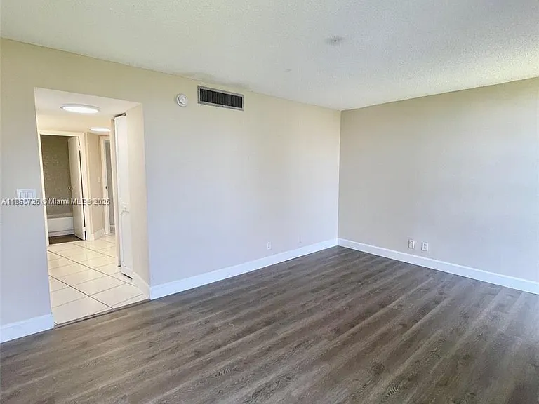 20400 W Country Club Dr #608 — Photo 10