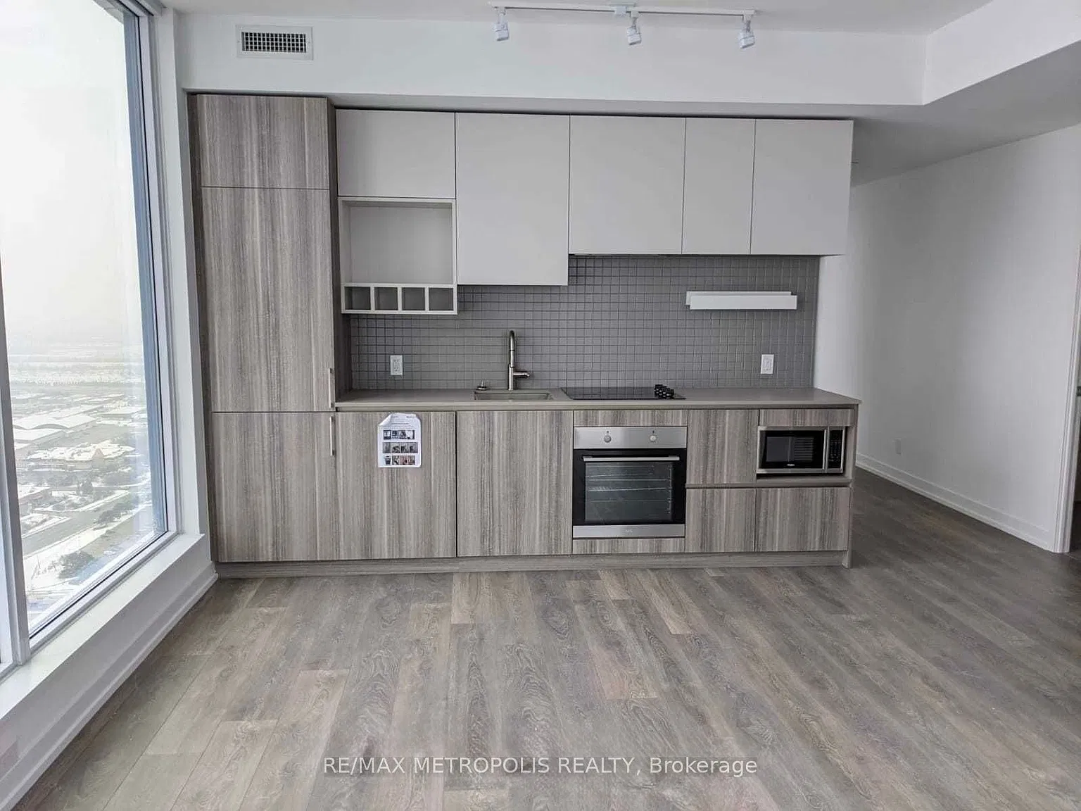 3 bed, $3,000 — Photo 1