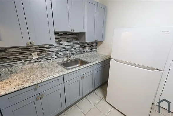 4 bed, 1250 sqft, $3,700 — Photo 3
