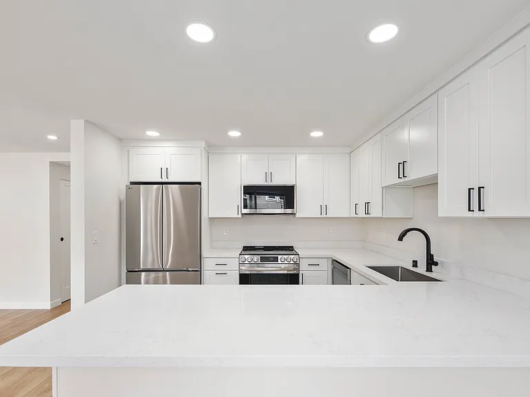 2201 NW 64th St #D — Photo 16
