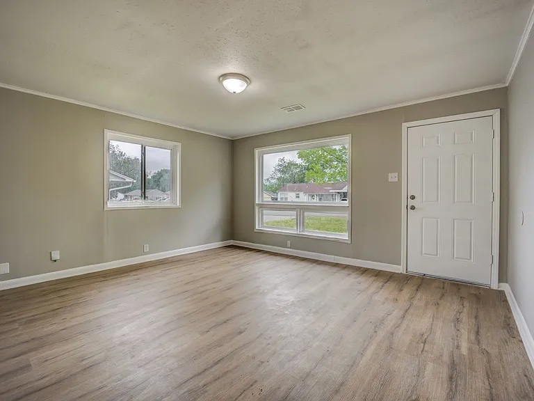 4407 S 26th St — Photo 13