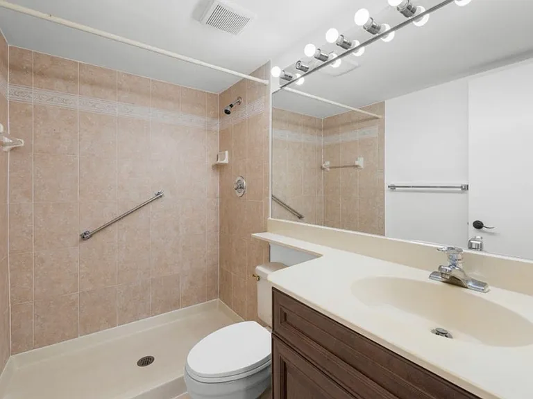 2506 SE Anchorage Cv #2 — Photo 10