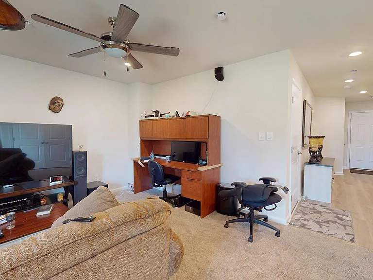 178 Bell Ct — Photo 4