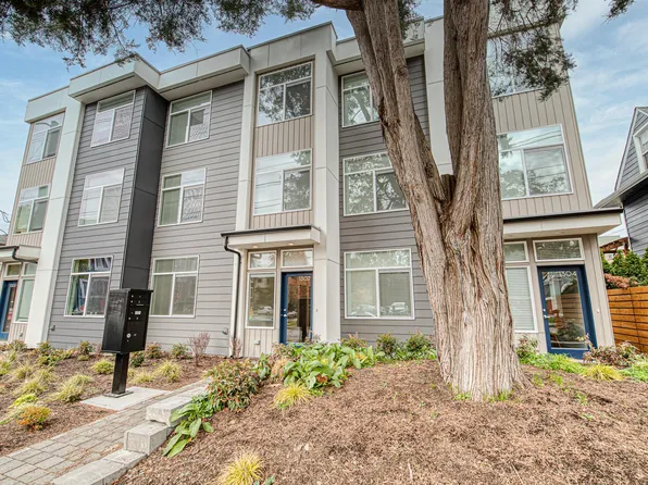 1300 NE 52nd St, Seattle, WA 98105