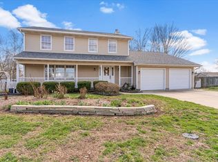 504 Augusta Dr, Chatham, IL 62629