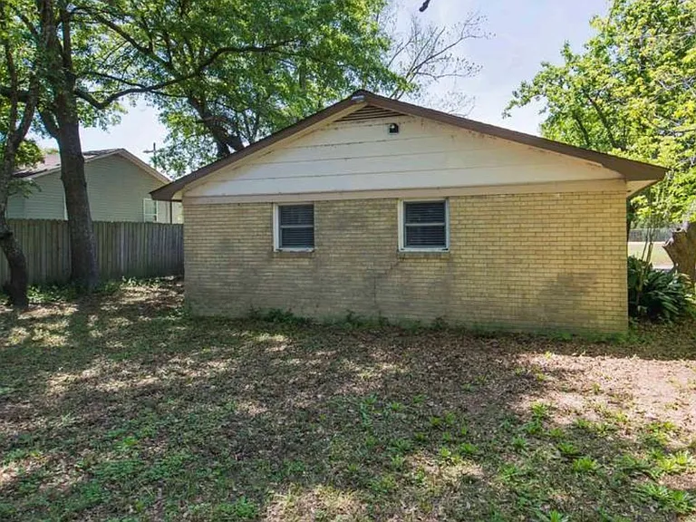 1010 Fiall St — Photo 33