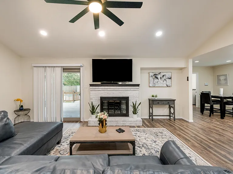 7754 Querida Ln — Photo 13