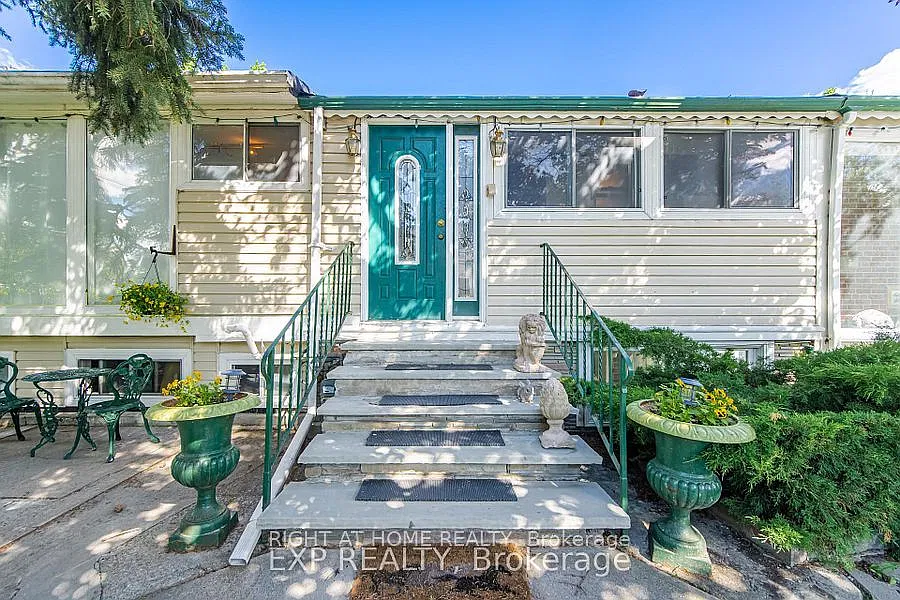 4 bed, $2,700 — Photo 2