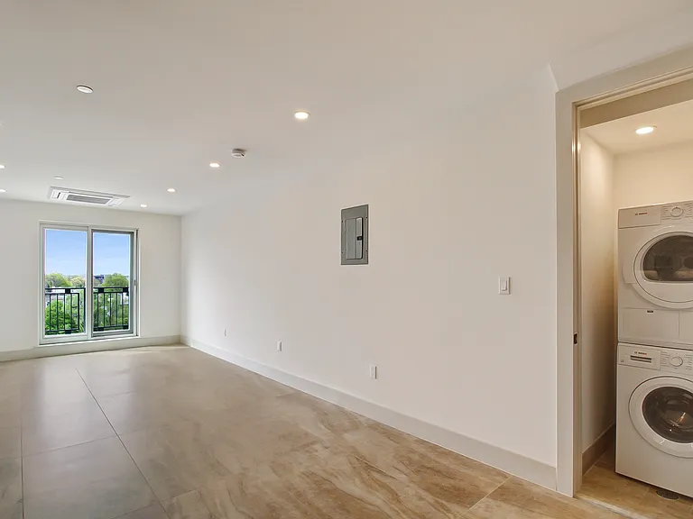 1110 De Kalb Ave #6B — Photo 11