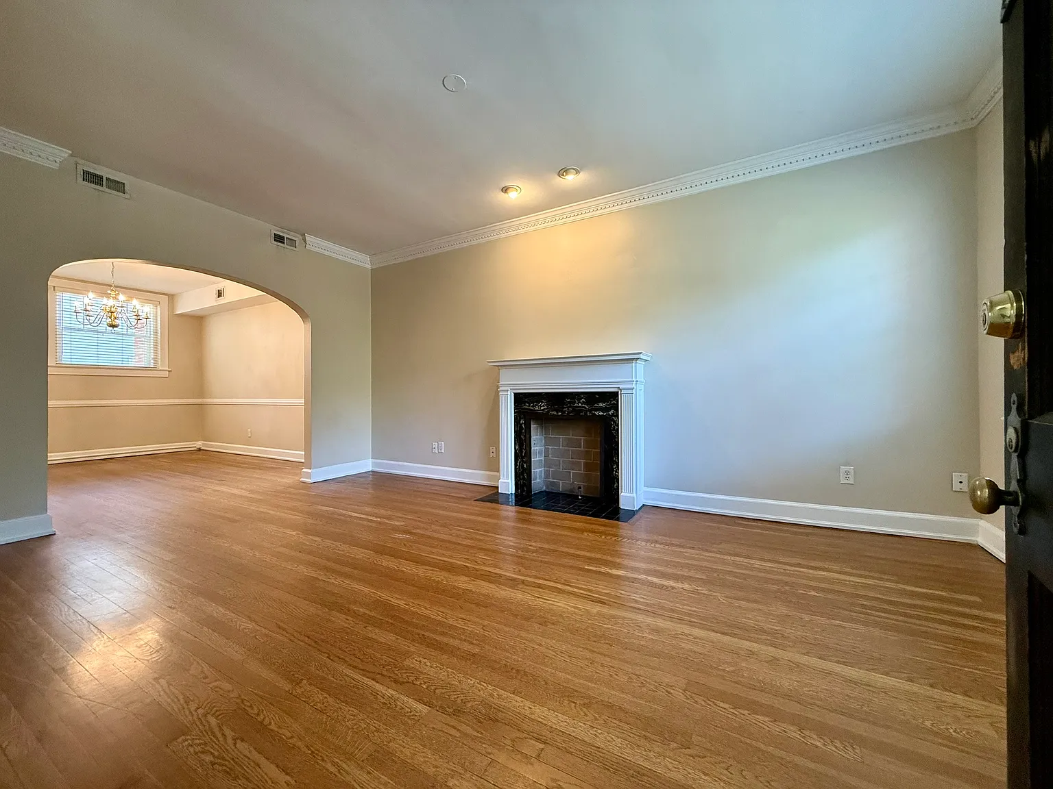 2 bed, 1200 sqft, $1,370 — Photo 1