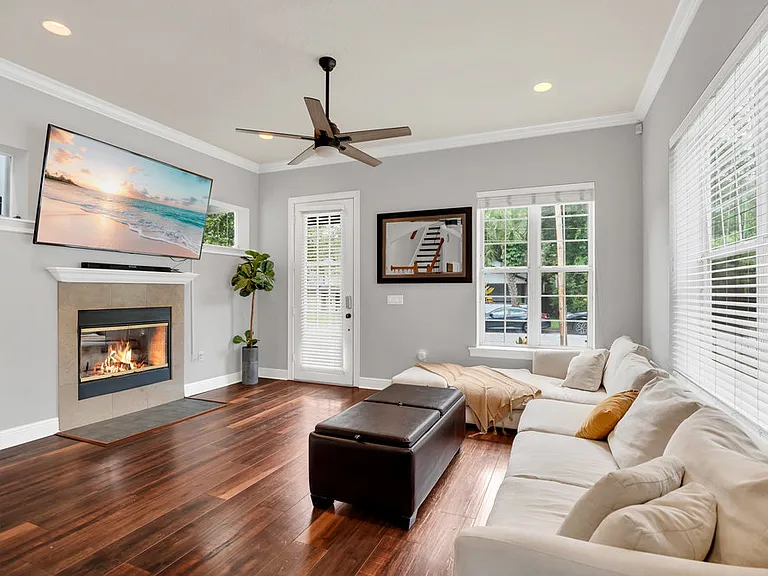 11 N Forest Ave #3 — Photo 4