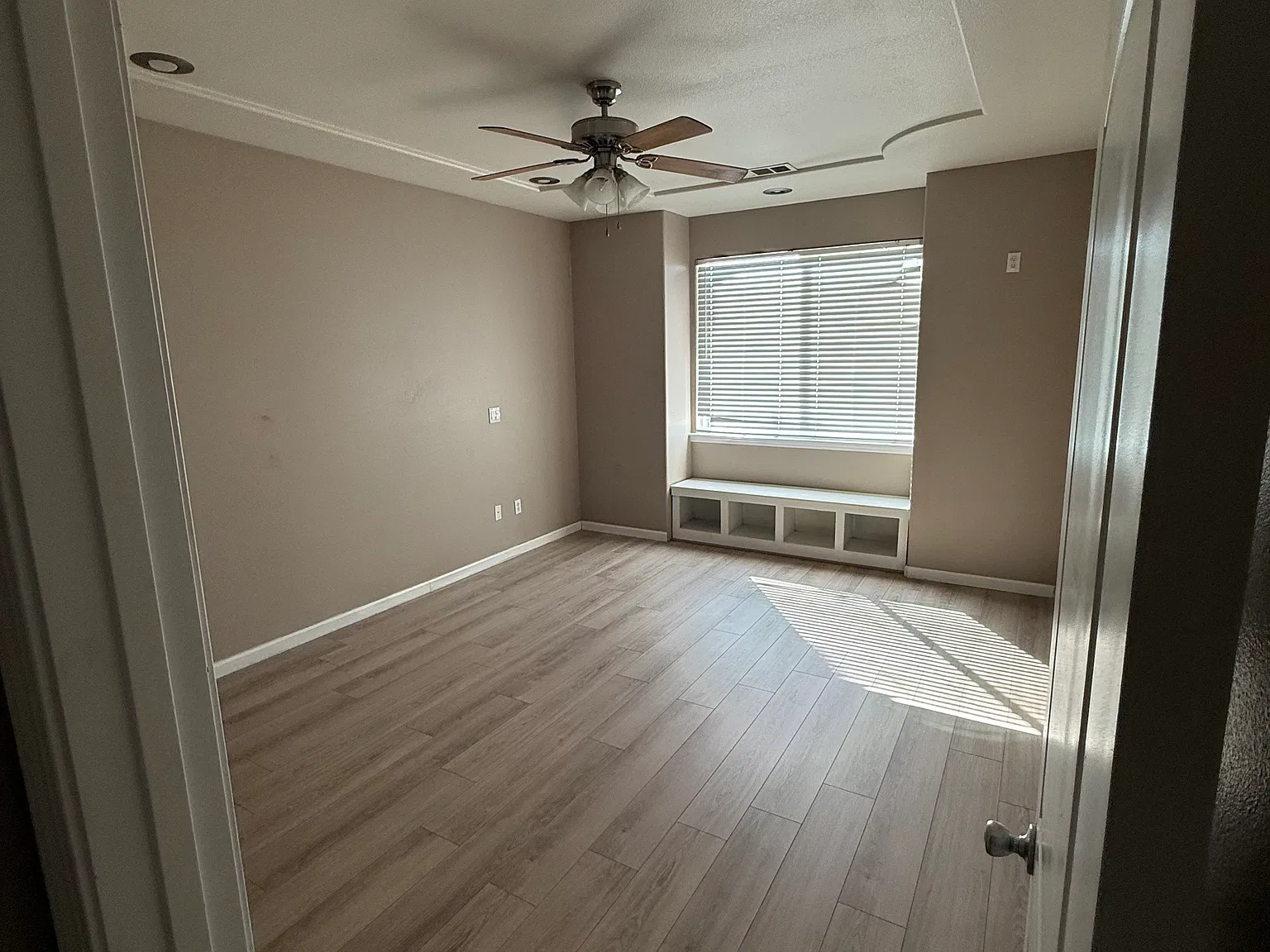 3 bed, 1442 sqft, $1,800 — Photo 4