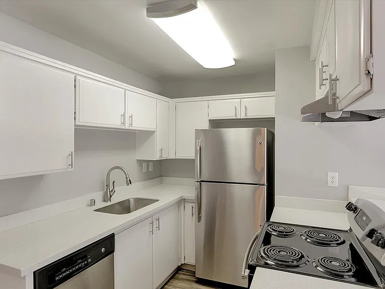 One Bedroom Kitchen