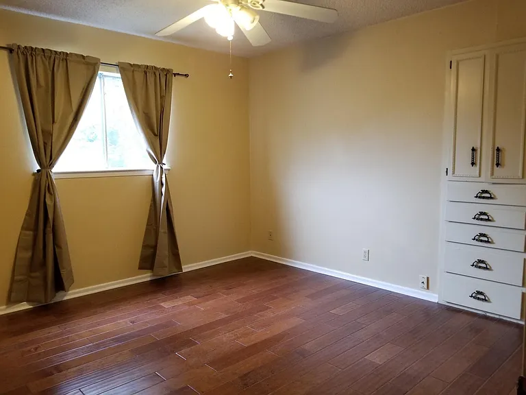 5310 King George Dr — Photo 8