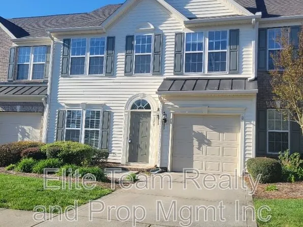177 Autumn Falls Dr, Lake Wylie, SC 29710