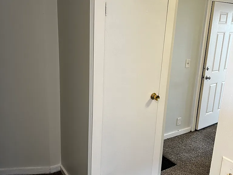 19 E James St #3 — Photo 8