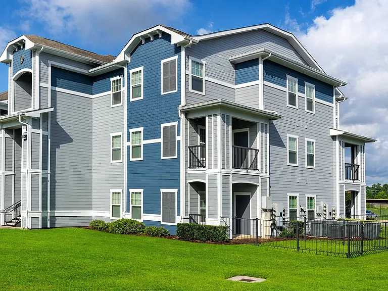 Cambria Cove Apartments — Photo 17