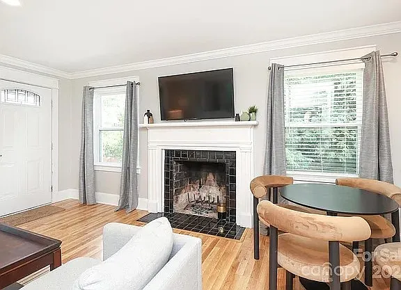1822 Kensington Dr — Photo 4