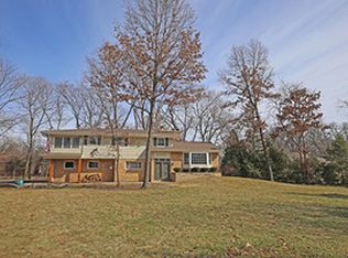 0N541 Lake Dr, West Chicago, IL