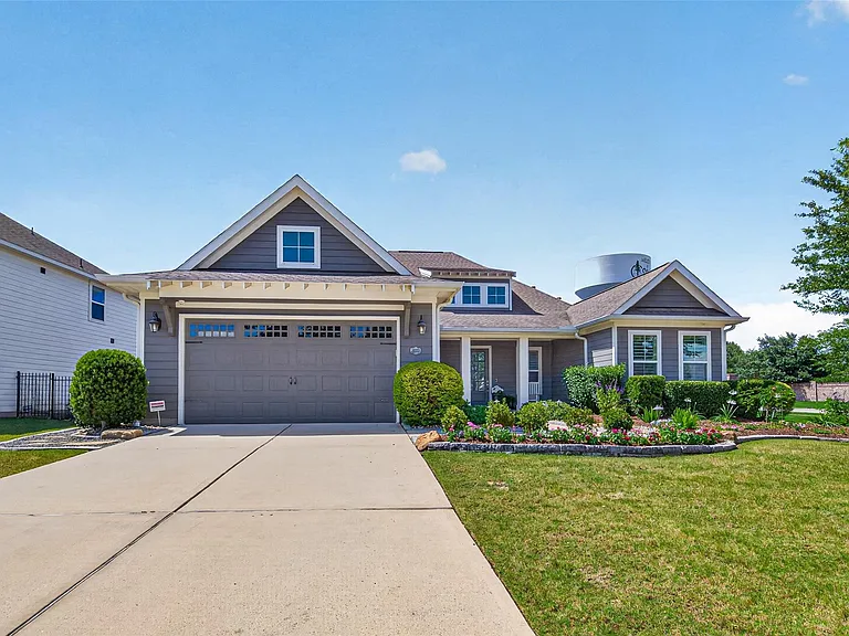 2072 Laurie Darlin Dr — Photo 37