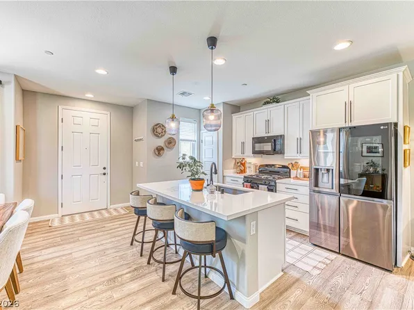 718 Cottonwood Hill Pl, Henderson, NV 89011