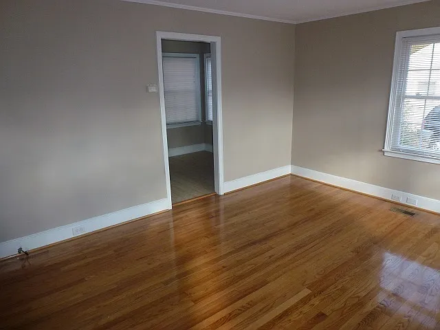 712 Finley Rd — Photo 5