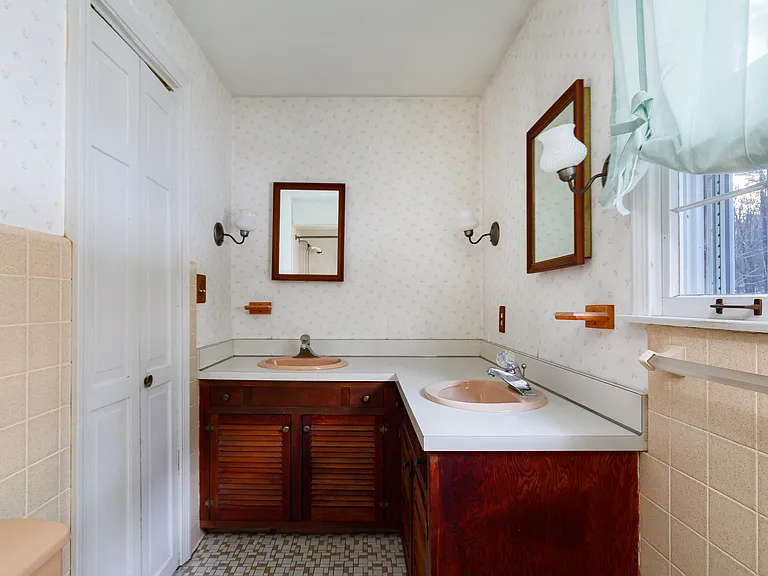 50 Aspinwall Rd — Photo 14