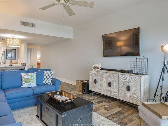5th image of 21 Ocean Ln APT 422