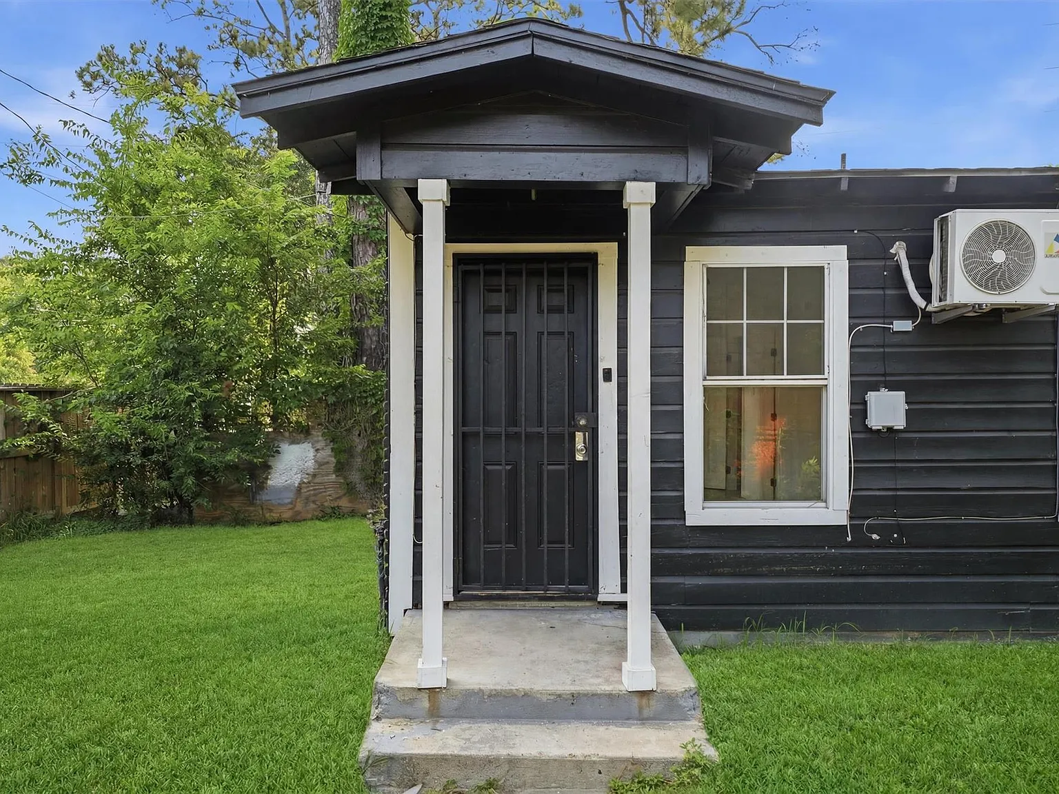 2 bed, 1.0 bath, 1080 sqft, $1,075 — Photo 3