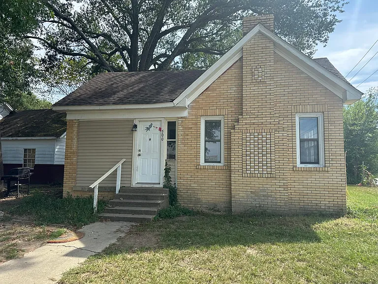 500 Oakdale Ave — Photo 1