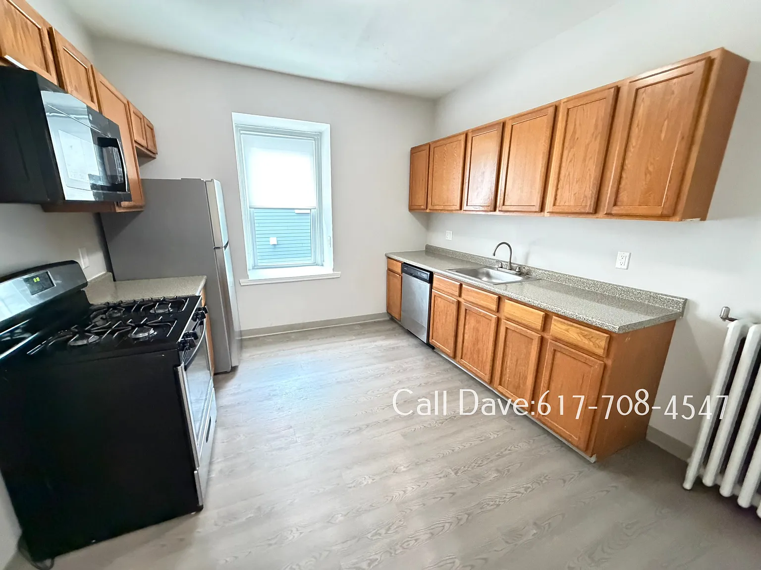 4 bed, 1600 sqft, $3,296 — Photo 3