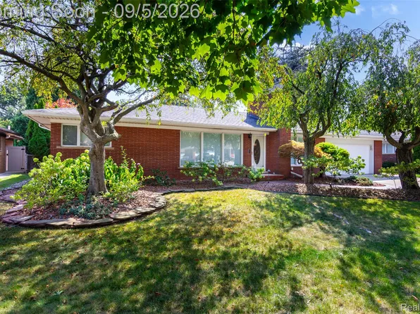 15703 Pleasant Ave, Allen Park, MI 48101