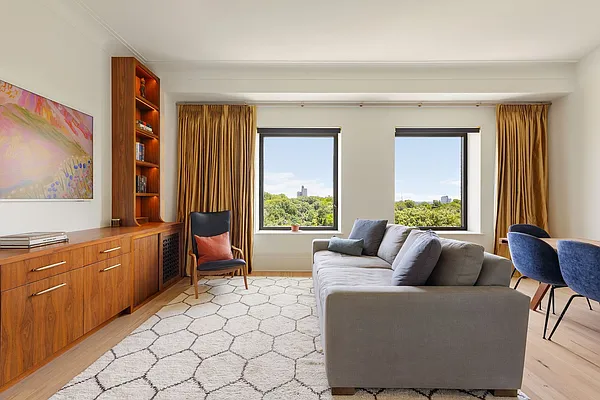 Living room, photo 1